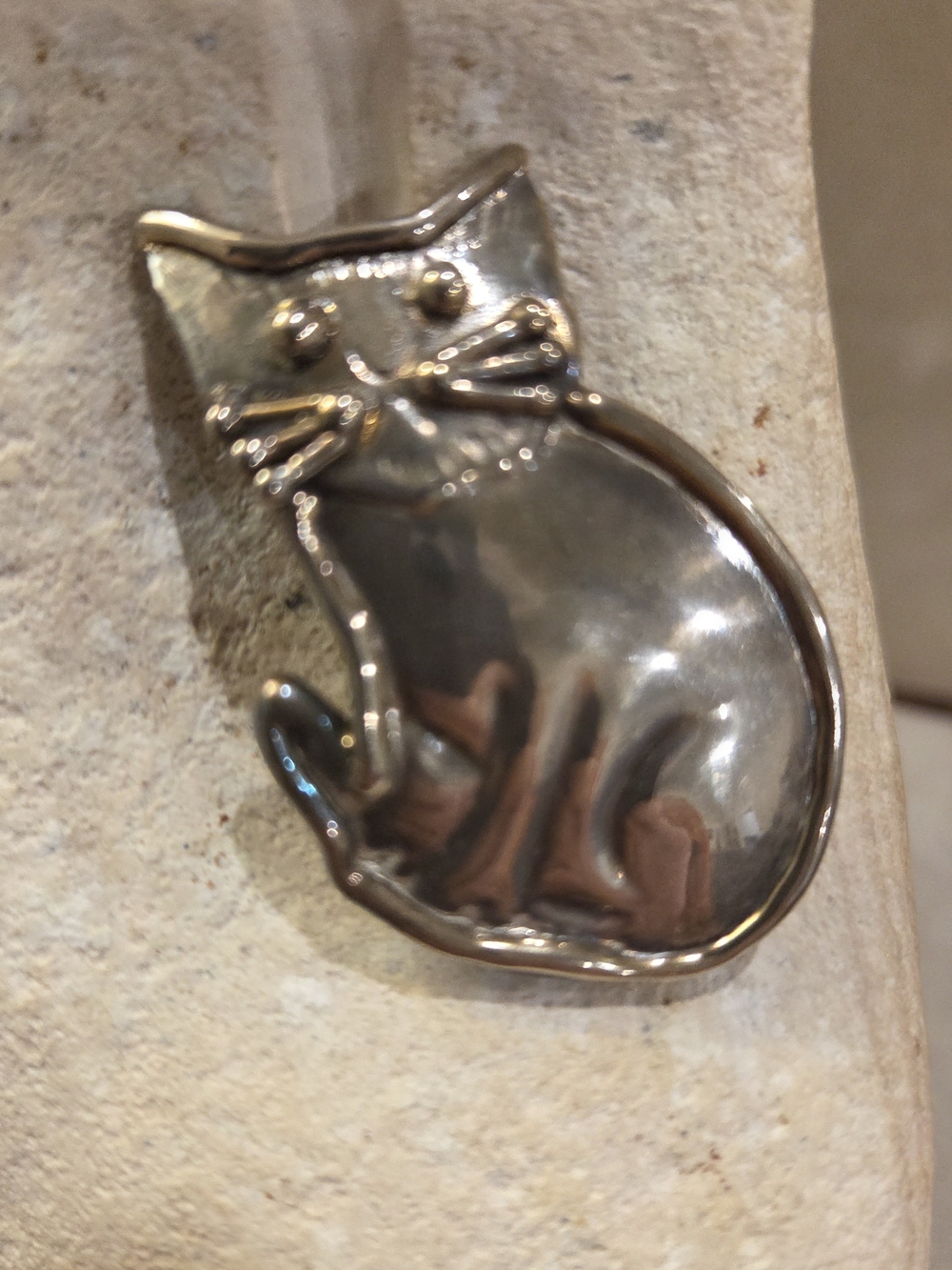 Adorable Vintage Polished Sterling Silver Cat Brooch